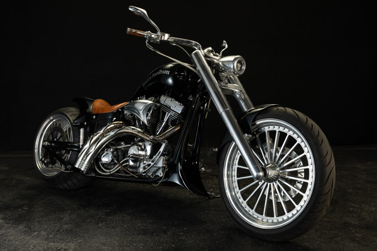 BL Collectors Edition ] : 2004 TC FXSTD 330 Wide Tire Custom