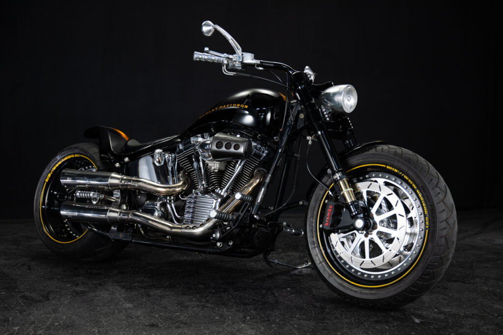 [ FOR SALE ] : 2002 FXSTB 300 Wide Tire Custom