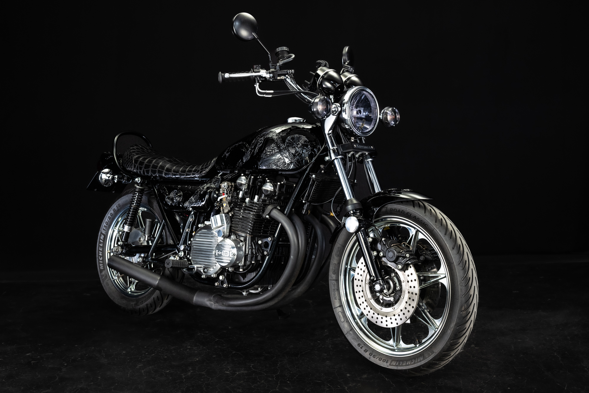 FOR SALE ] : KAWSAKI 900 Super4 Z1 with UNDULATION | BADLAND