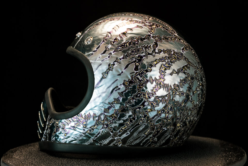 UNDULATION The Helmet