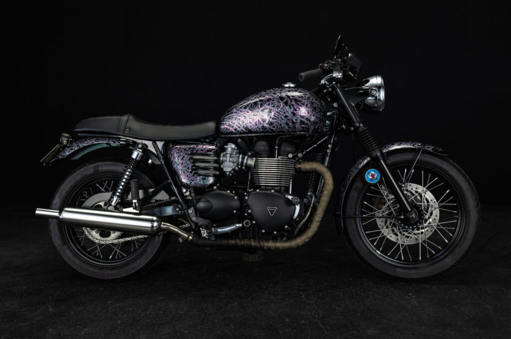 UNDULATION : TRIUMPH BONNEVILLE T100